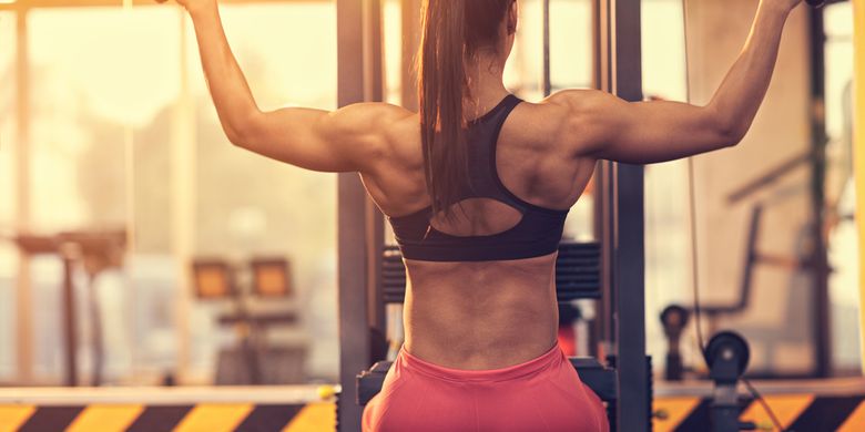 Apakah perempuan bisa berotot kalau angkat beban?