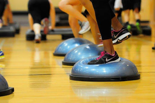 BENTUK OLAHRAGA YANG MELATIH KESEIMBANGAN